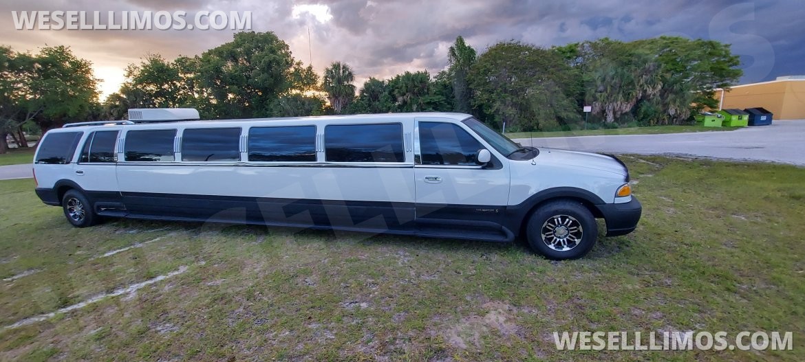 Photo of SUV Stretch for sale: 2000 Lincoln Navigator  Ultra-Stretch 18- passenger  Limousine 35&quot; by Ultra Limousines  *one of kind* Limo that you can run the Air Conditioner all night and take it camping anywhere in the United States