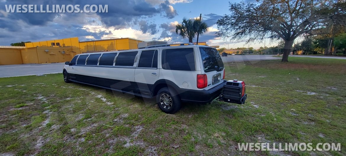 Photo of SUV Stretch for sale: 2000 Lincoln Navigator  Ultra-Stretch 18- passenger  Limousine 35&quot; by Ultra Limousines  *one of kind* Limo that you can run the Air Conditioner all night and take it camping anywhere in the United States