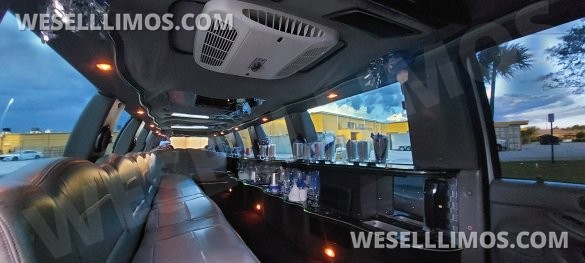 Ultra Stretch S.U.V 18-Passenger Lincoln Navigator Limousine