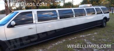 Ultra Stretch S.U.V 18-Passenger Lincoln Navigator Limousine