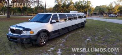 Ultra Stretch S.U.V 18-Passenger Lincoln Navigator Limousine