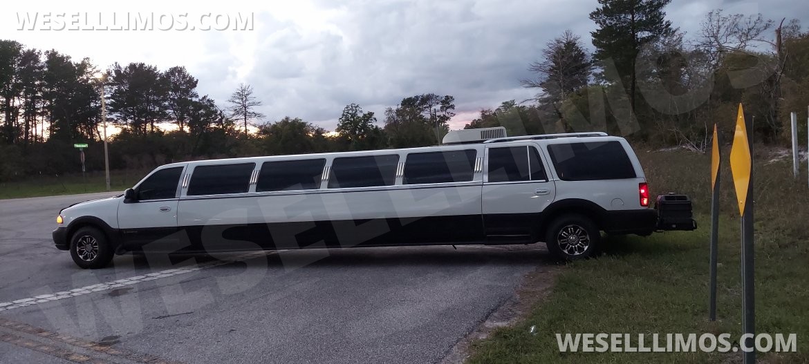 Photo of SUV Stretch for sale: 2000 Lincoln Navigator  Ultra-Stretch 18- passenger  Limousine 35&quot; by Ultra Limousines  *one of kind* Limo that you can run the Air Conditioner all night and take it camping anywhere in the United States