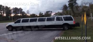 Ultra Stretch S.U.V 18-Passenger Lincoln Navigator Limousine