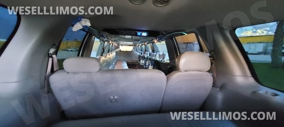 Ultra Stretch S.U.V 18-Passenger Lincoln Navigator Limousine