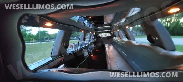 Ultra Stretch S.U.V 18-Passenger Lincoln Navigator Limousine