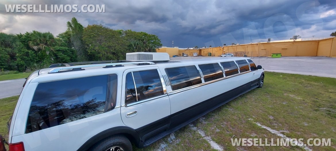Photo of SUV Stretch for sale: 2000 Lincoln Navigator  Ultra-Stretch 18- passenger  Limousine 35&quot; by Ultra Limousines  *one of kind* Limo that you can run the Air Conditioner all night and take it camping anywhere in the United States