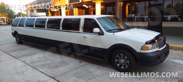 Ultra Stretch S.U.V 18-Passenger Lincoln Navigator Limousine