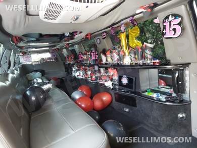 Ultra Stretch S.U.V 18-Passenger Lincoln Navigator Limousine