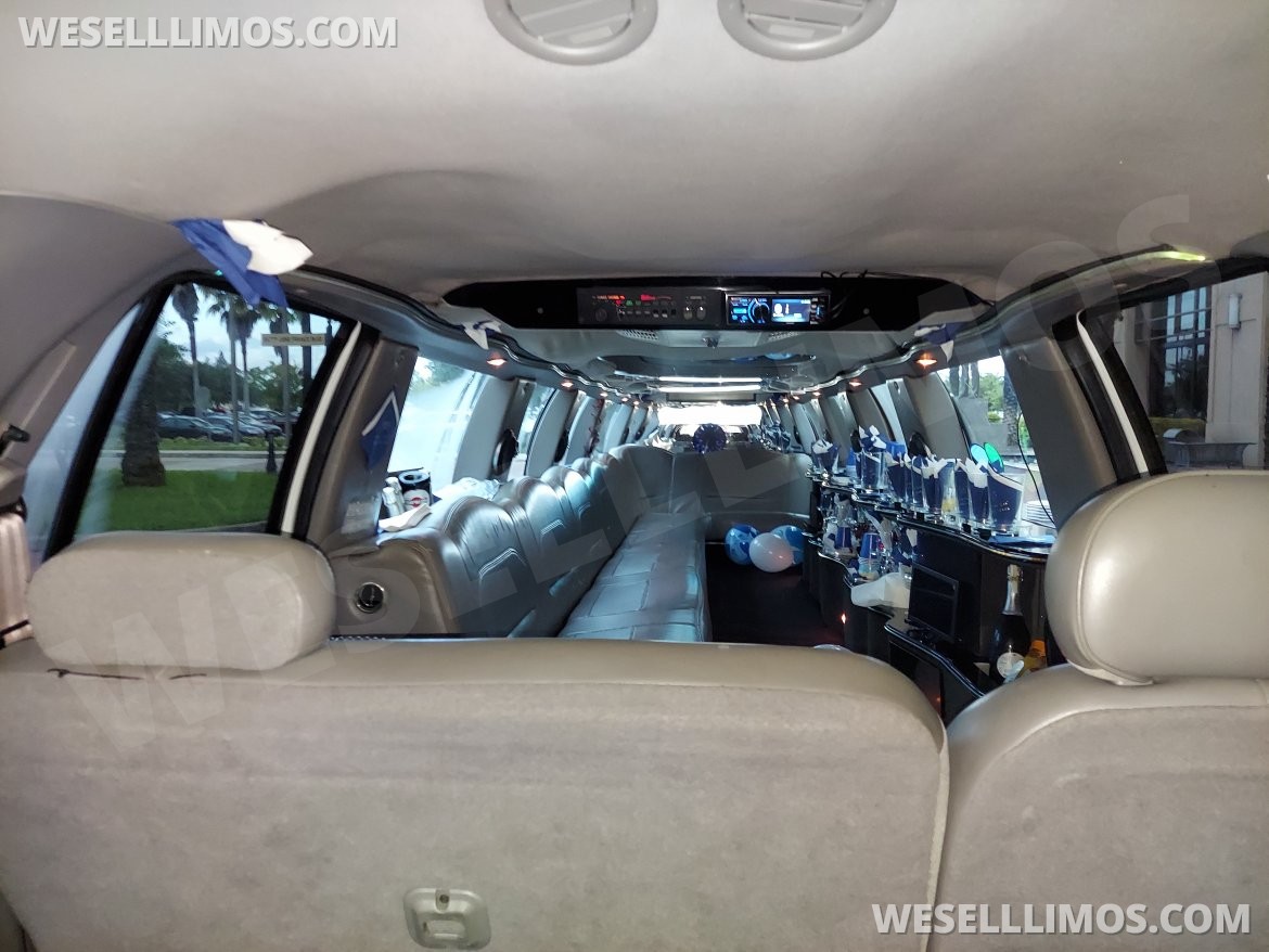Photo of SUV Stretch for sale: 2000 Lincoln Navigator  Ultra-Stretch 18- passenger  Limousine 35&quot; by Ultra Limousines  *one of kind* Limo that you can run the Air Conditioner all night and take it camping anywhere in the United States