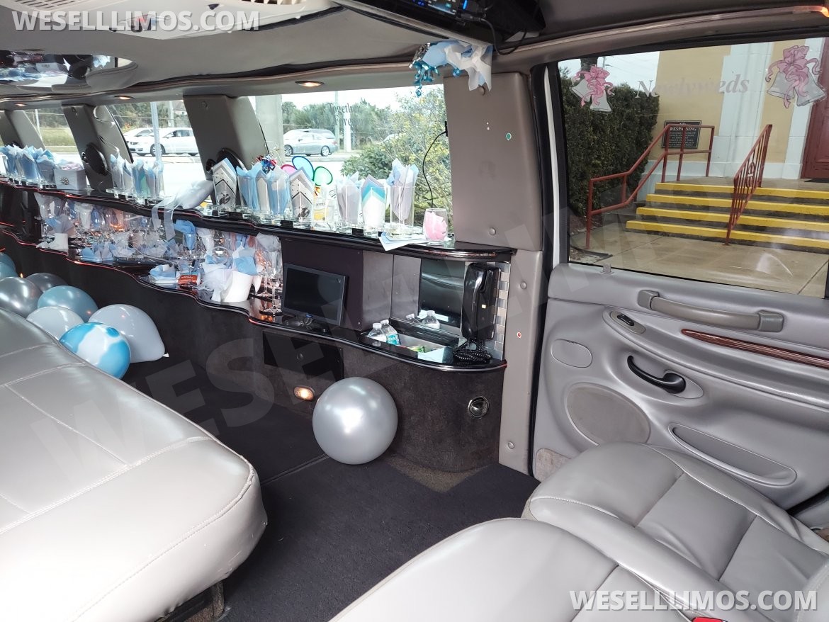 Photo of SUV Stretch for sale: 2000 Lincoln Navigator  Ultra-Stretch 18- passenger  Limousine 35&quot; by Ultra Limousines  *one of kind* Limo that you can run the Air Conditioner all night and take it camping anywhere in the United States