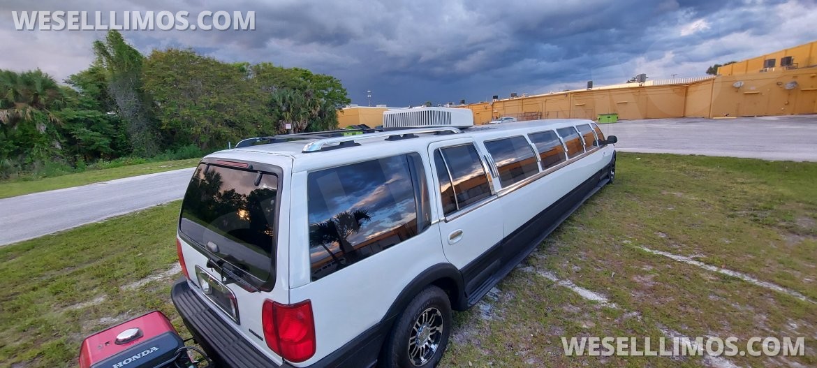 Photo of SUV Stretch for sale: 2000 Lincoln Navigator  Ultra-Stretch 18- passenger  Limousine 35&quot; by Ultra Limousines  *one of kind* Limo that you can run the Air Conditioner all night and take it camping anywhere in the United States