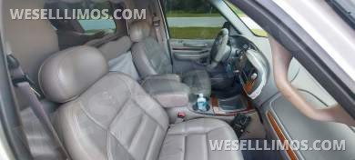 Ultra Stretch S.U.V 18-Passenger Lincoln Navigator Limousine