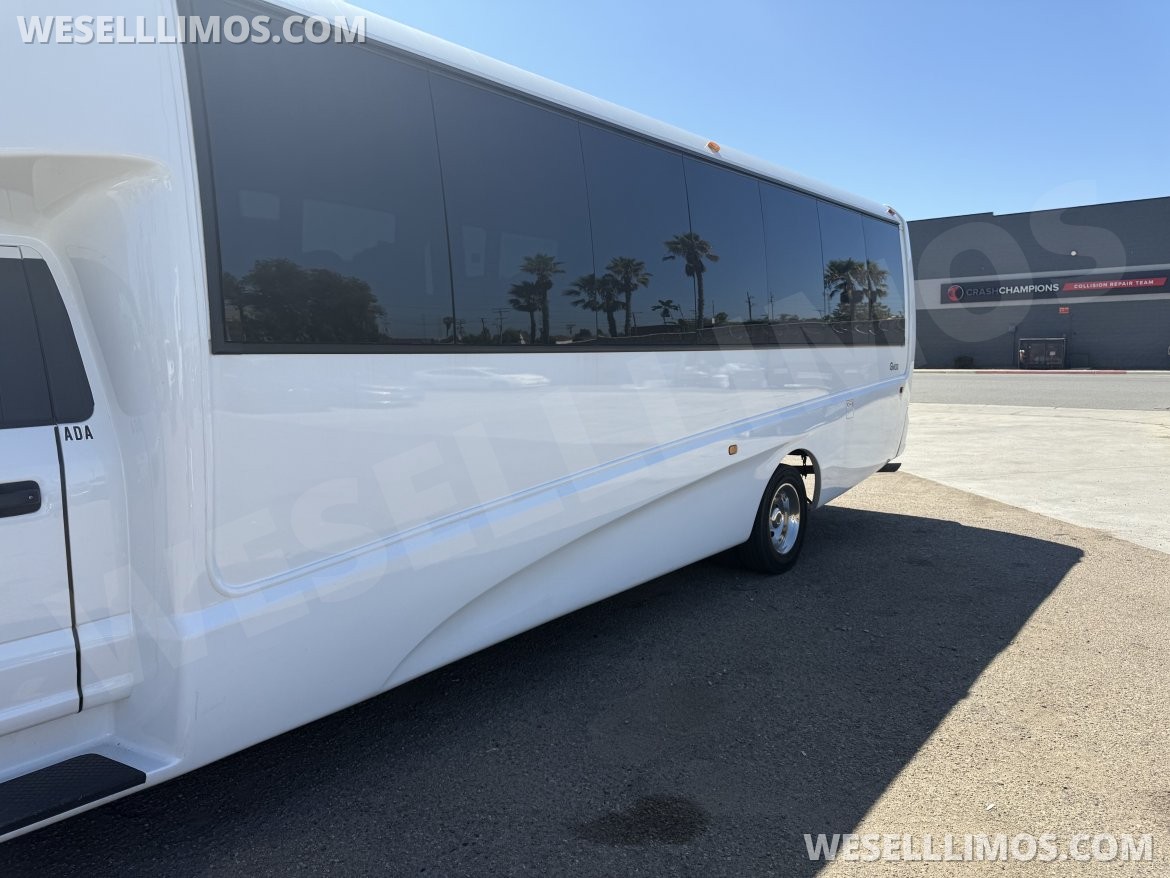 Photo of Executive Shuttle for sale: 2019 Ford F550 GM 33 by Grech