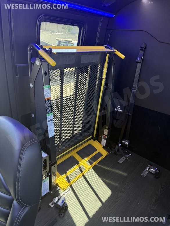 2019 Grech  Ford F550 GM 33 Executive Shuttle