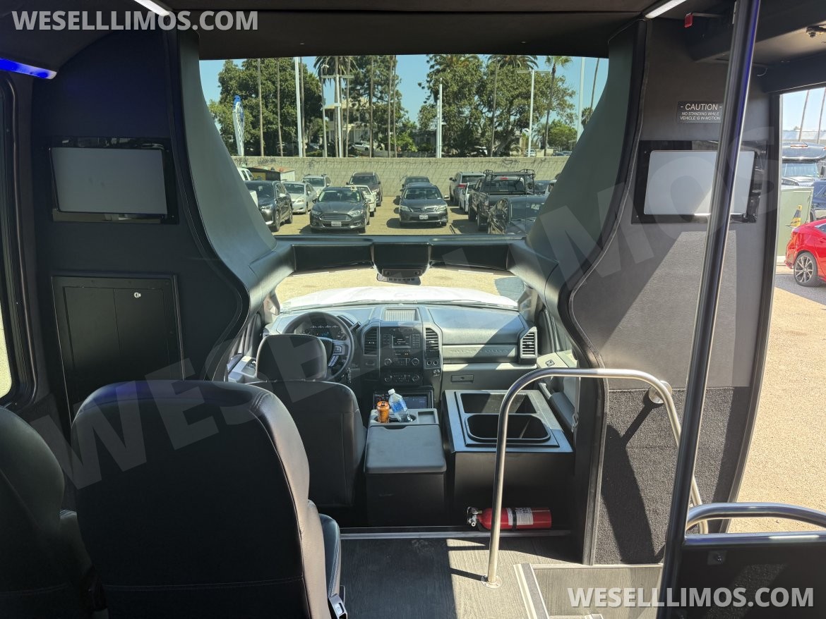 Photo of Executive Shuttle for sale: 2019 Ford F550 GM 33 by Grech
