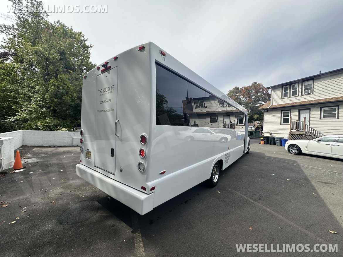 Photo of Limo Bus for sale: 2016 Ford F550 32&quot; by Tiffany