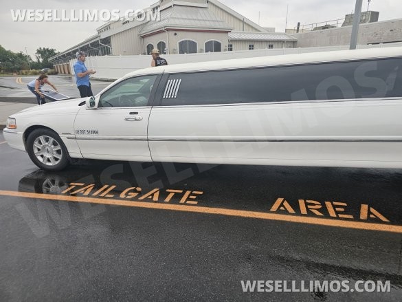 2007 Krystal Lincoln Town Car Limousine