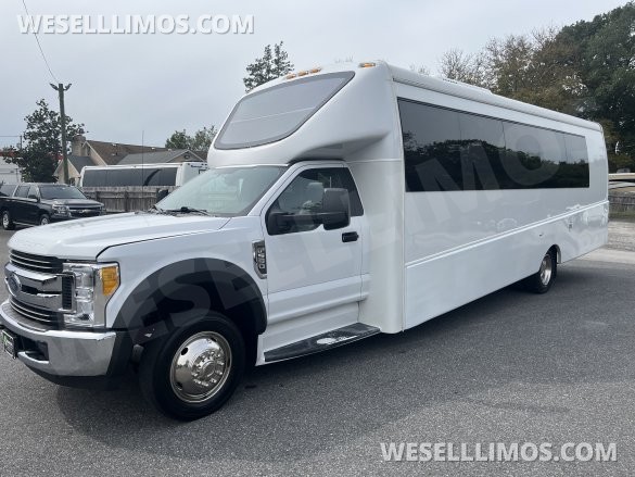2017 Berkshire  Ford F550 Executive Shuttle Gas