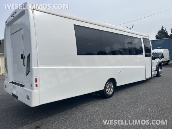 2017 Berkshire  Ford F550 Executive Shuttle Gas