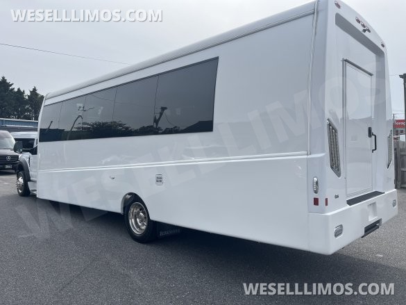 2017 Berkshire  Ford F550 Executive Shuttle Gas