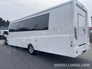 2017 Berkshire  Ford F550 Executive Shuttle Gas