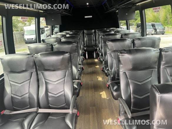 2017 Berkshire  Ford F550 Executive Shuttle Gas