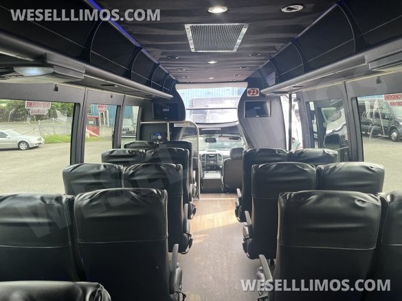 2017 Berkshire  Ford F550 Executive Shuttle Gas