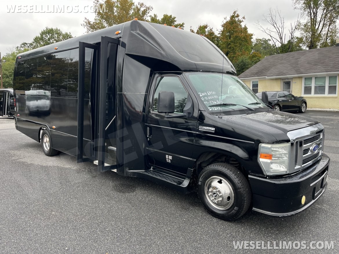 Limo Bus for sale: 2014 Ford E 450 by Newport