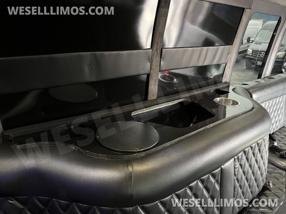 2014 Newport Ford E 450 Battisti  Limo Bus