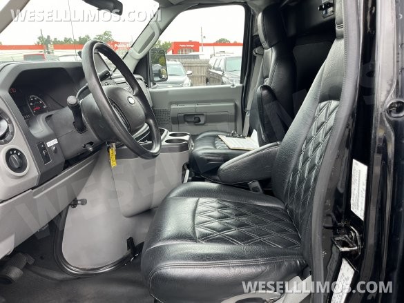 2014 Newport Ford E 450 Battisti  Limo Bus