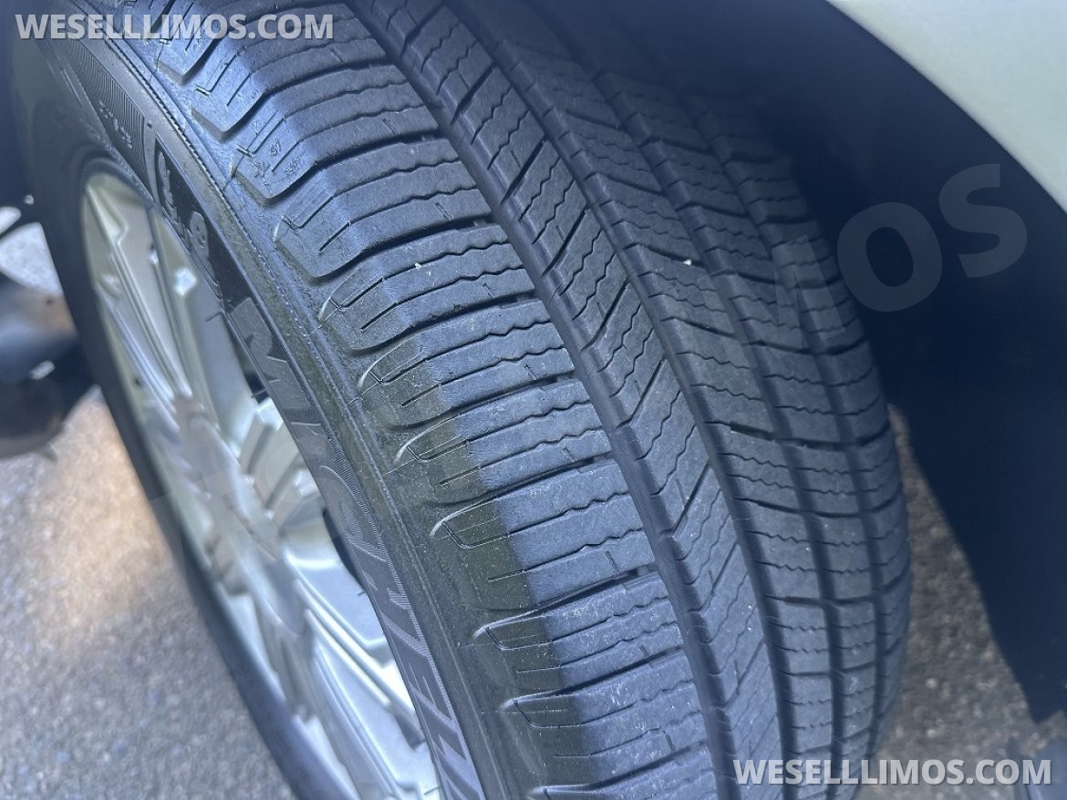 Photo of Sedan for sale: 2008 Lincoln Signature Limited by Lincoln