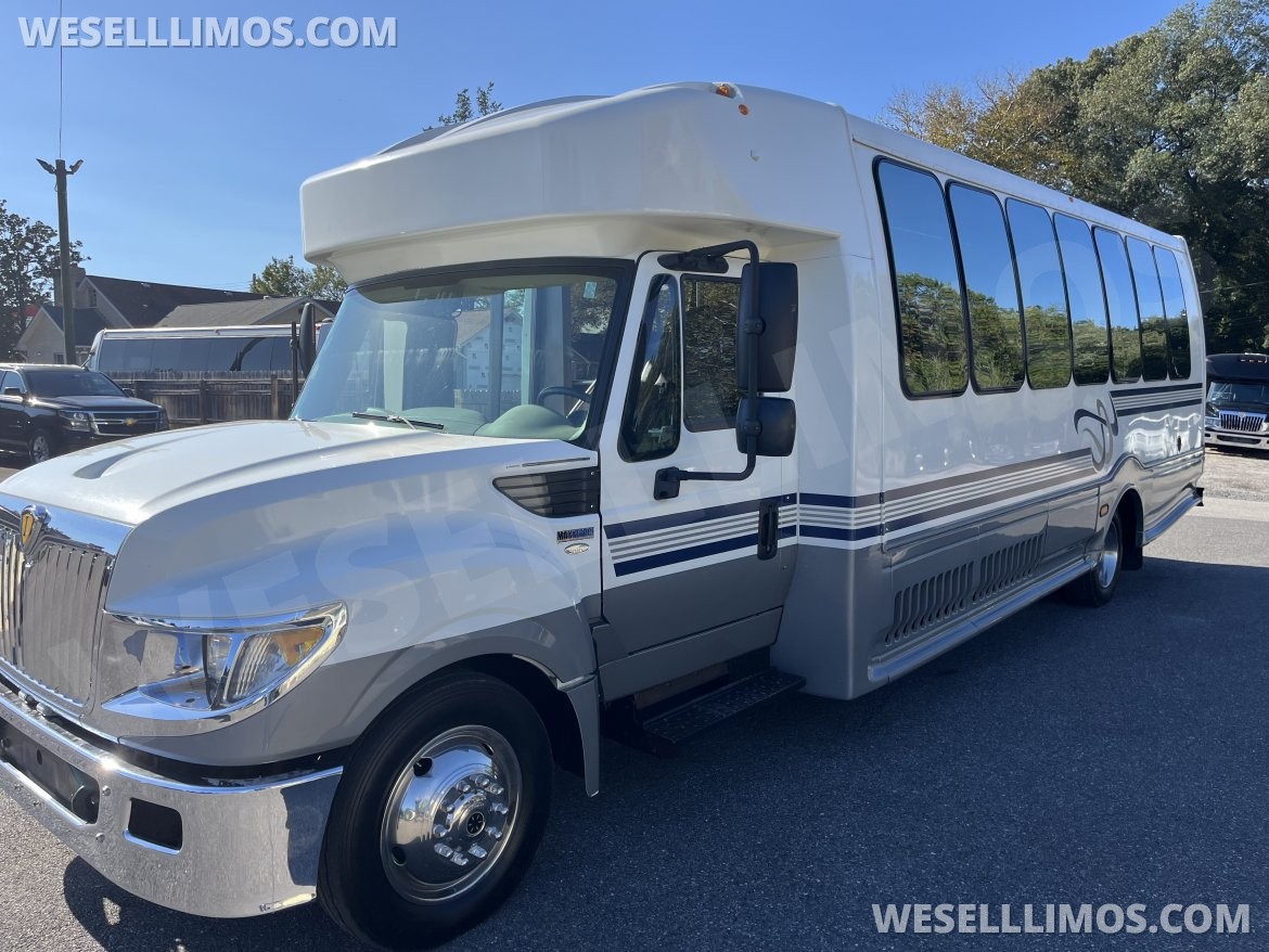 Photo of Shuttle Bus for sale: 2014 International IC AC by Turtle Top