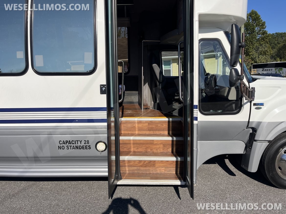 Photo of Shuttle Bus for sale: 2014 International IC AC by Turtle Top