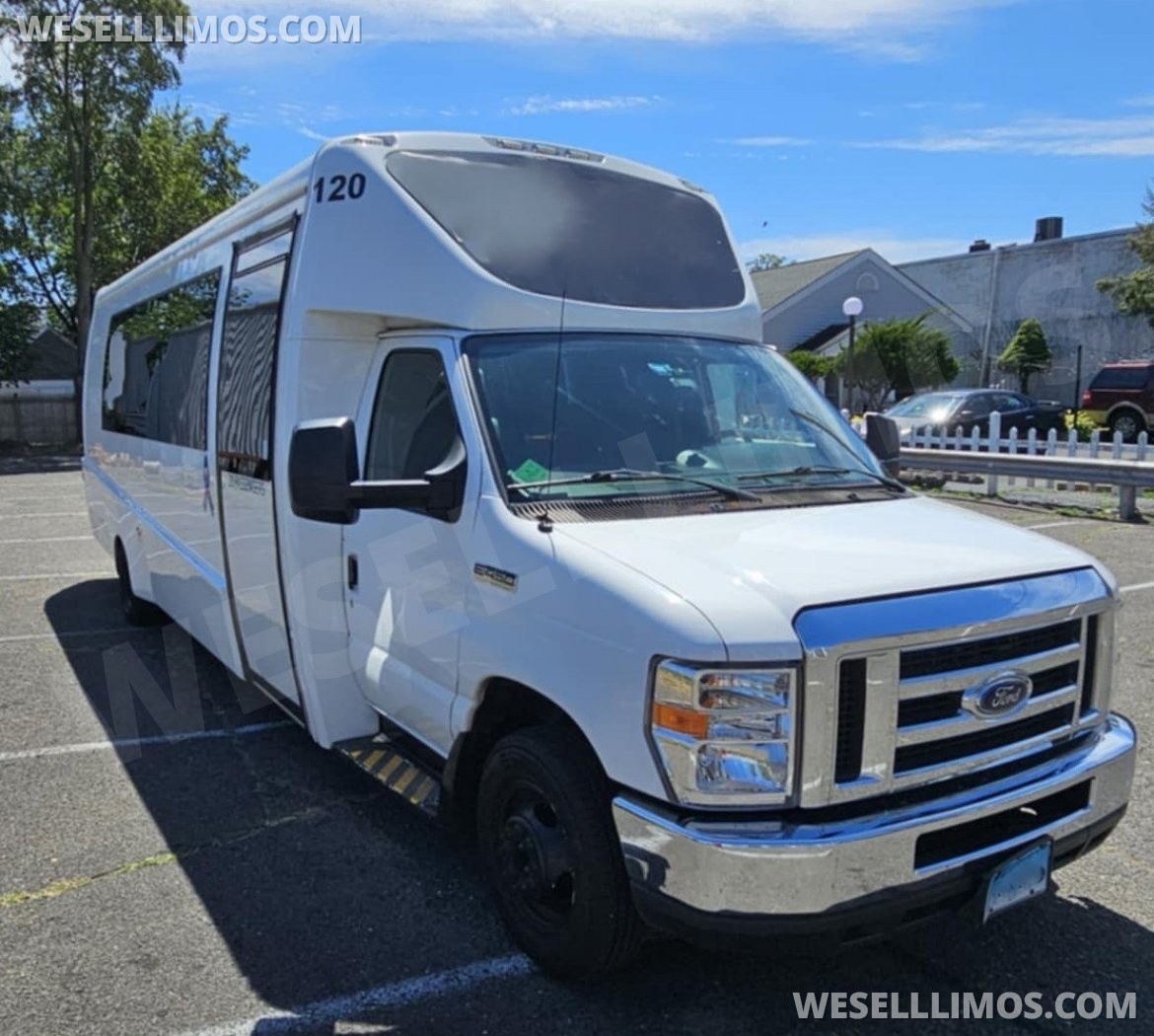 Photo of Limo Bus for sale: 2019 Ford Berkshire / Battisti Limo 28" by Berkshire / Battisti Limo