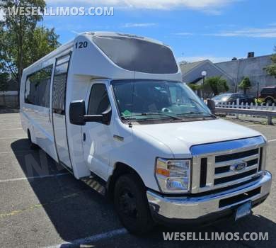 2019 Berkshire / Battisti Limo Ford E450 Limo Bus