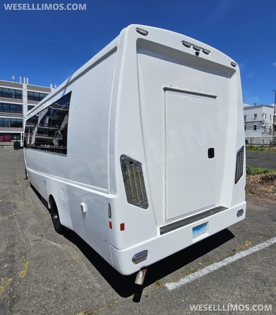 Photo of Limo Bus for sale: 2019 Ford Berkshire / Battisti Limo 28" by Berkshire / Battisti Limo