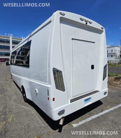 2019 Berkshire / Battisti Limo Ford E450 Limo Bus