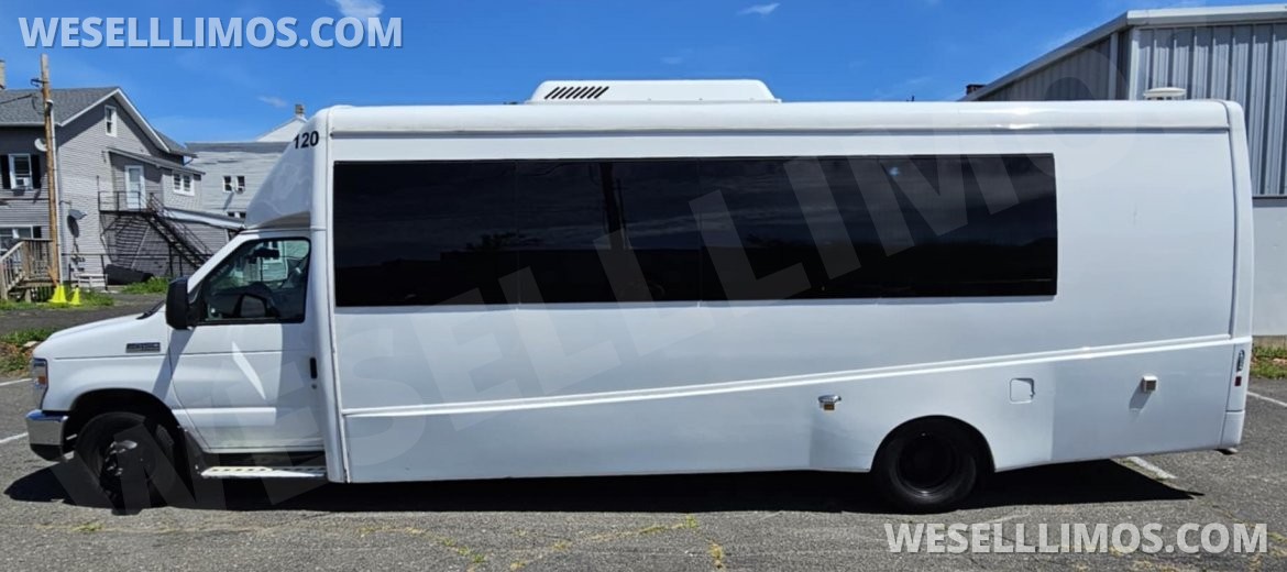 Photo of Limo Bus for sale: 2019 Ford Berkshire / Battisti Limo 28" by Berkshire / Battisti Limo