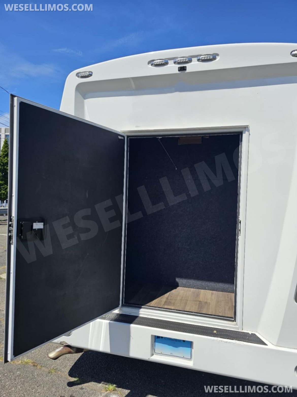 Photo of Limo Bus for sale: 2019 Ford Berkshire / Battisti Limo 28" by Berkshire / Battisti Limo