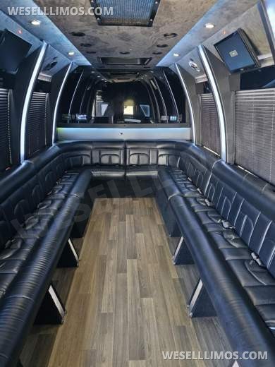 2019 Berkshire / Battisti Limo Ford E450 Limo Bus