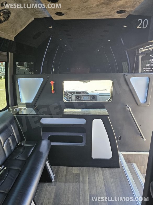 2019 Berkshire / Battisti Limo Ford E450 Limo Bus