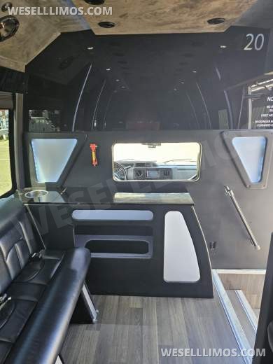 2019 Berkshire / Battisti Limo Ford E450 Limo Bus