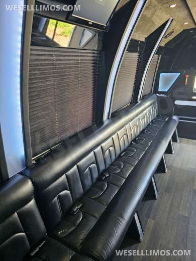 2019 Berkshire / Battisti Limo Ford E450 Limo Bus