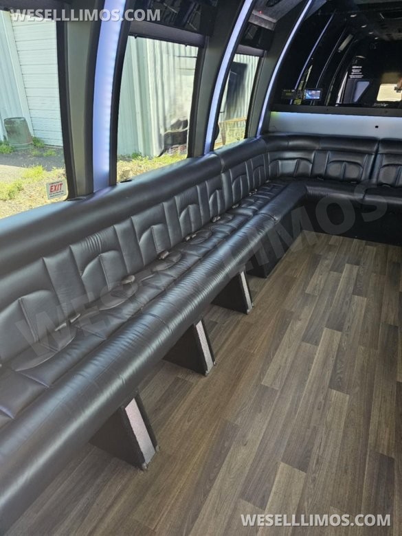 2019 Berkshire / Battisti Limo Ford E450 Limo Bus