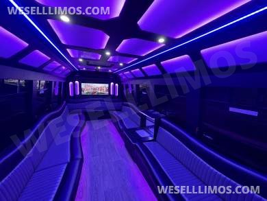 2012 Custom Mobile Conversions Ford F-550 Limo Bus