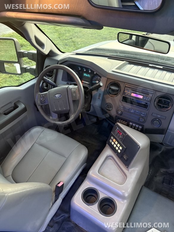 2012 Custom Mobile Conversions Ford F-550 Limo Bus