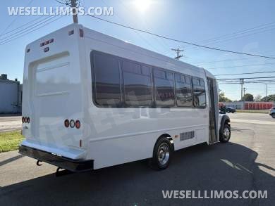 2012 Custom Mobile Conversions Ford F-550 Limo Bus