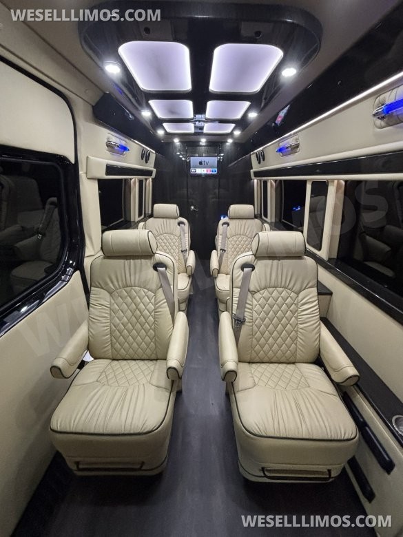 2018 Midwest Automotive Designs Mercedes-Benz Sprinter 3500 Daycruiser