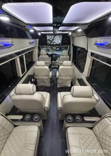 2018 Midwest Automotive Designs Mercedes-Benz Sprinter 3500 Daycruiser