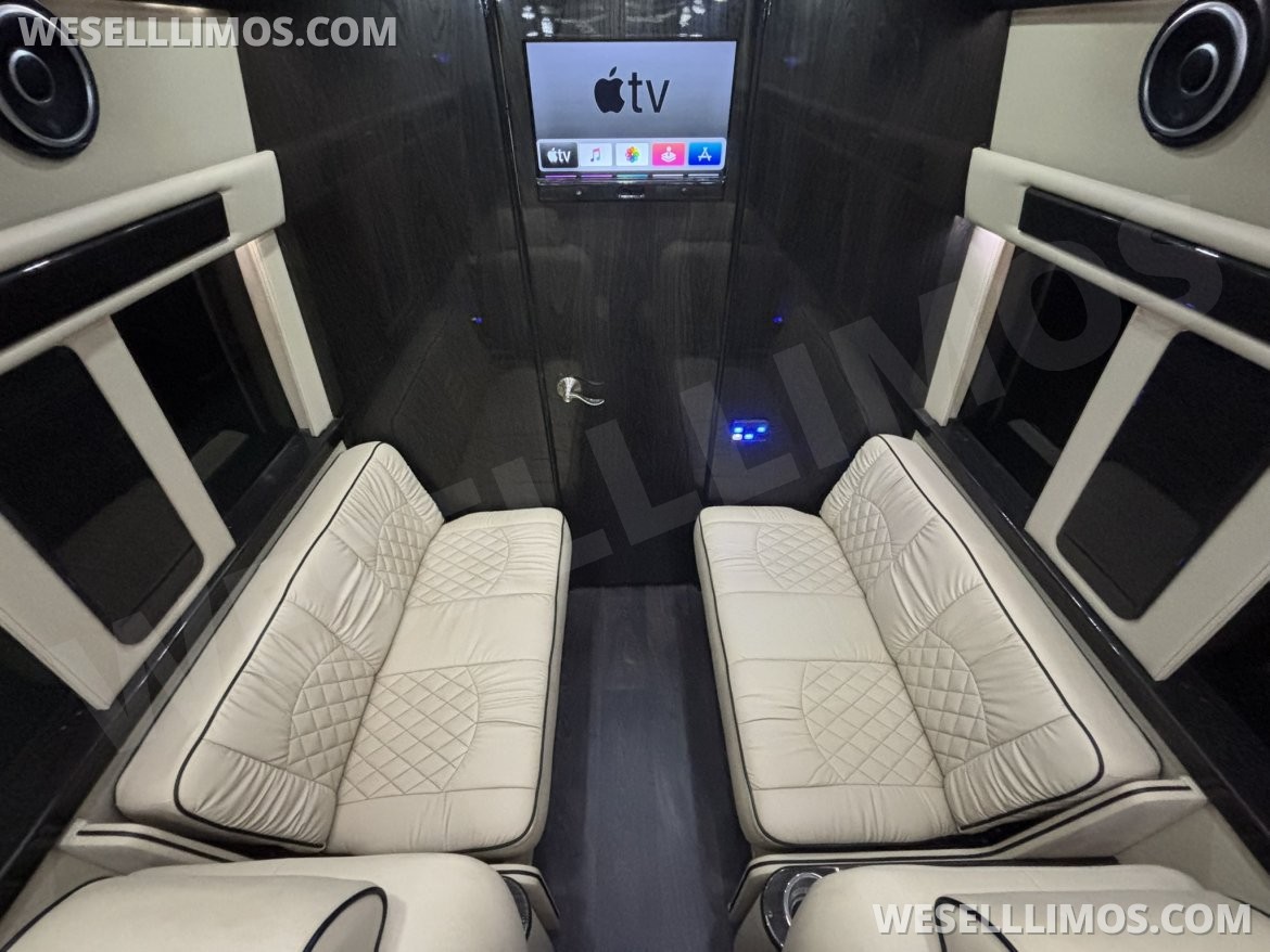 Photo of Sprinter for sale: 2018 Mercedes-Benz Sprinter 3500 Daycruiser 170" by Midwest Automotive Designs